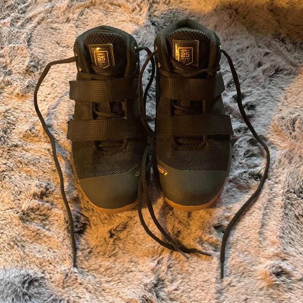Nike And 1 Men’s sneakers Size US 5